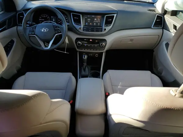 KM8J3CA42JU668547 2018 HYUNDAI TUCSON - Image 8