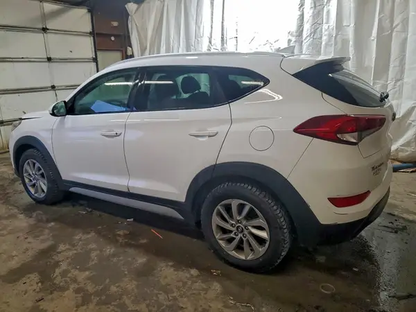 KM8J3CA42JU668581 2018 HYUNDAI TUCSON - Image 2