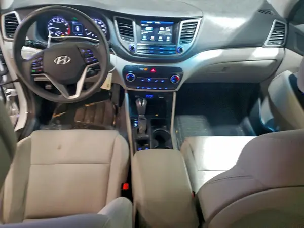 KM8J3CA42JU668581 2018 HYUNDAI TUCSON - Image 8
