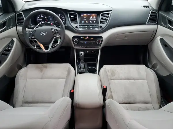 KM8J3CA42JU671450 2018 HYUNDAI TUCSON - Image 8