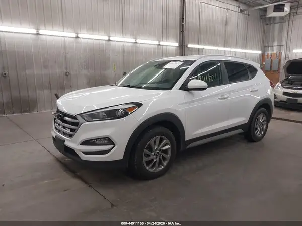 KM8J3CA42JU672808 2018 HYUNDAI TUCSON - Image 2