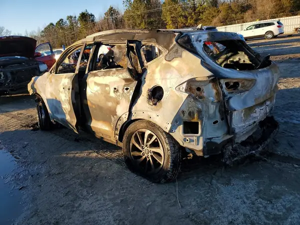 KM8J3CA42JU674400 2018 HYUNDAI TUCSON - Image 2