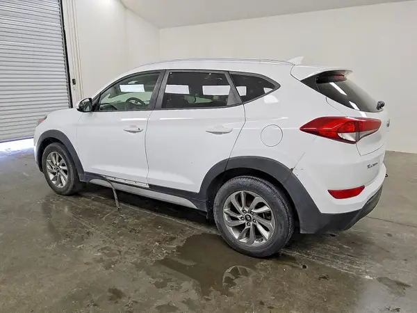 KM8J3CA42JU674865 2018 HYUNDAI TUCSON - Image 2