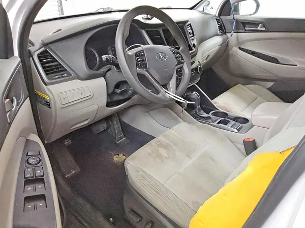 KM8J3CA42JU674865 2018 HYUNDAI TUCSON - Image 8