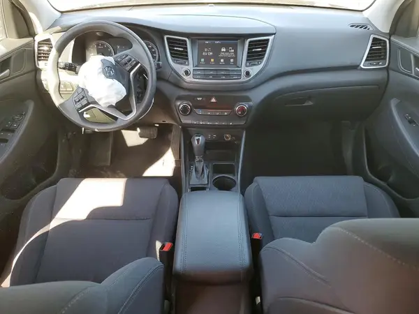 KM8J3CA42JU680455 2018 HYUNDAI TUCSON - Image 8