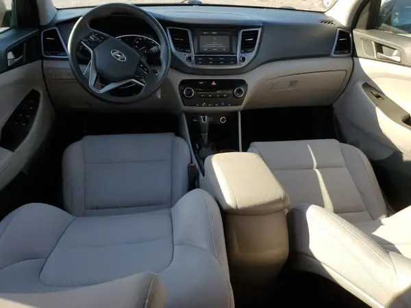 KM8J3CA42JU684022 2018 HYUNDAI TUCSON - Image 8