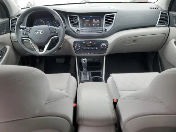 KM8J3CA42JU685204 2018 HYUNDAI TUCSON - Image 8