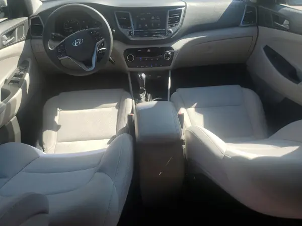 KM8J3CA42JU691715 2018 HYUNDAI TUCSON - Image 8