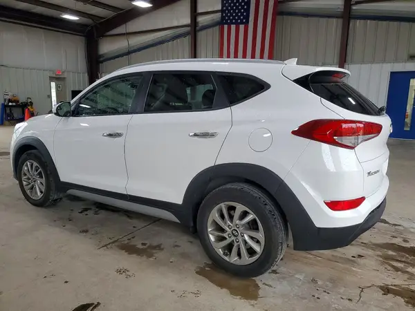 KM8J3CA42JU695456 2018 HYUNDAI TUCSON - Image 2