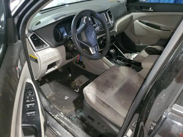 KM8J3CA42JU695778 2018 HYUNDAI TUCSON - Image 8