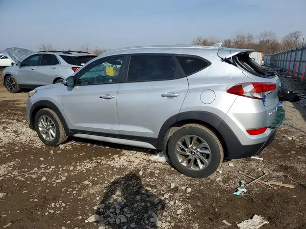 KM8J3CA42JU697062 2018 HYUNDAI TUCSON - Image 2