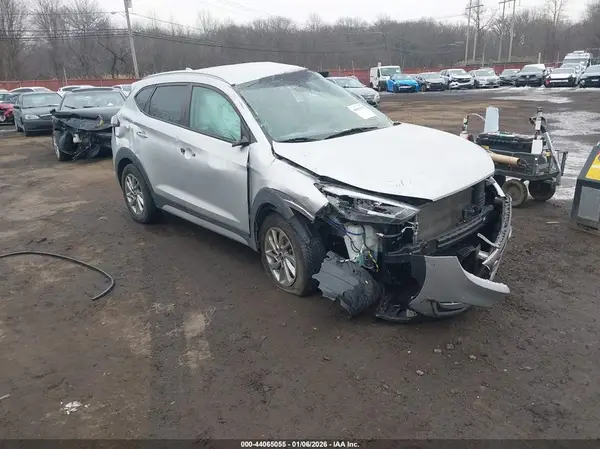 KM8J3CA42JU708447 2018 HYUNDAI TUCSON - Image 1