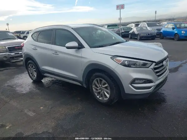 KM8J3CA42JU709436 2018 HYUNDAI TUCSON - Image 1