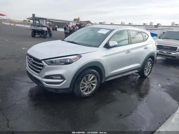 KM8J3CA42JU709436 2018 HYUNDAI TUCSON - Image 2