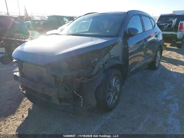 KM8J3CA42JU710263 2018 HYUNDAI TUCSON - Image 2