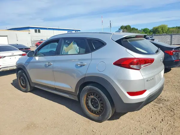 KM8J3CA42JU716046 2018 HYUNDAI TUCSON - Image 2