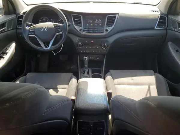 KM8J3CA42JU716046 2018 HYUNDAI TUCSON - Image 8