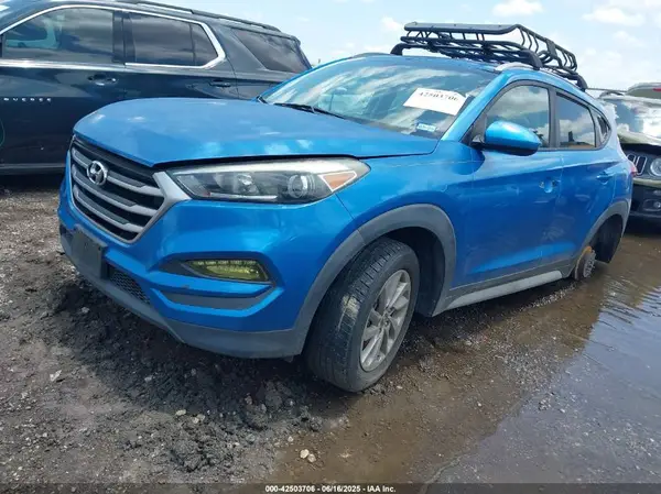 KM8J3CA42JU718542 2018 HYUNDAI TUCSON - Image 2