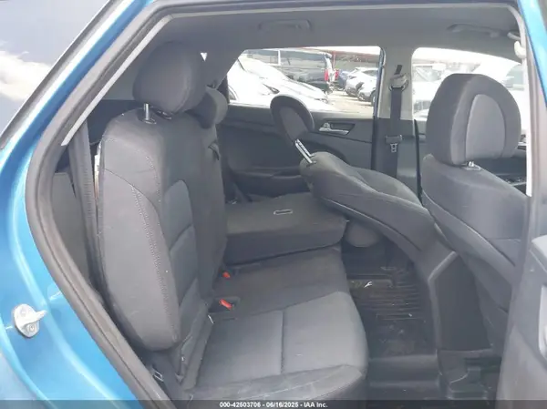 KM8J3CA42JU718542 2018 HYUNDAI TUCSON - Image 8