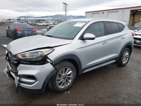 KM8J3CA42JU719691 2018 HYUNDAI TUCSON - Image 2