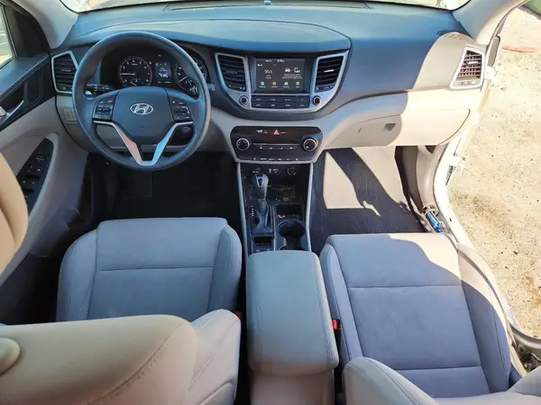 KM8J3CA42JU719707 2018 HYUNDAI TUCSON - Image 8