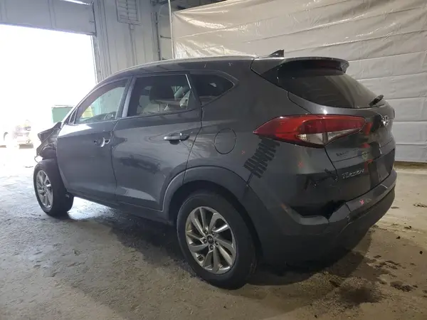 KM8J3CA42JU731422 2018 HYUNDAI TUCSON - Image 2