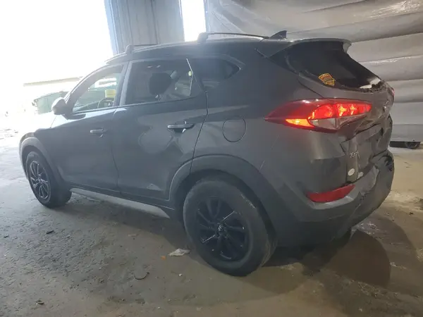 KM8J3CA42JU732702 2018 HYUNDAI TUCSON - Image 2