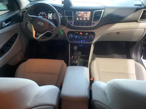 KM8J3CA42JU732702 2018 HYUNDAI TUCSON - Image 8