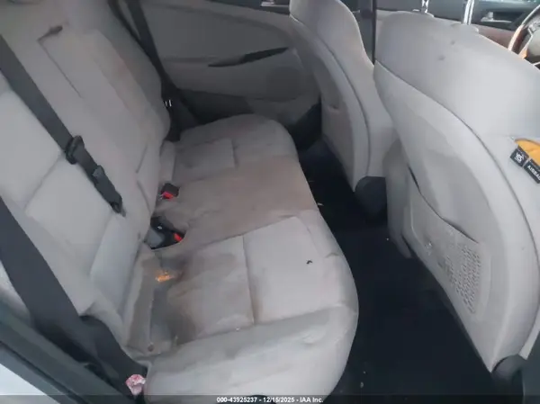 KM8J3CA42JU736605 2018 HYUNDAI TUCSON - Image 8