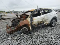 KM8J3CA42JU737690 2018 HYUNDAI TUCSON
