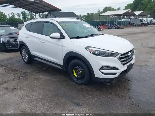 KM8J3CA42JU738094 2018 HYUNDAI TUCSON - Image 1