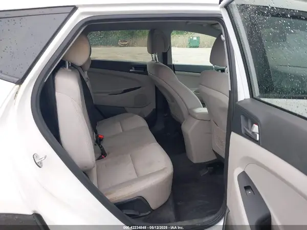 KM8J3CA42JU738094 2018 HYUNDAI TUCSON - Image 8