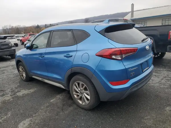 KM8J3CA42JU738953 2018 HYUNDAI TUCSON - Image 2