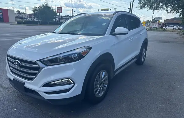 KM8J3CA42JU739259 2018 HYUNDAI TUCSON - Image 2