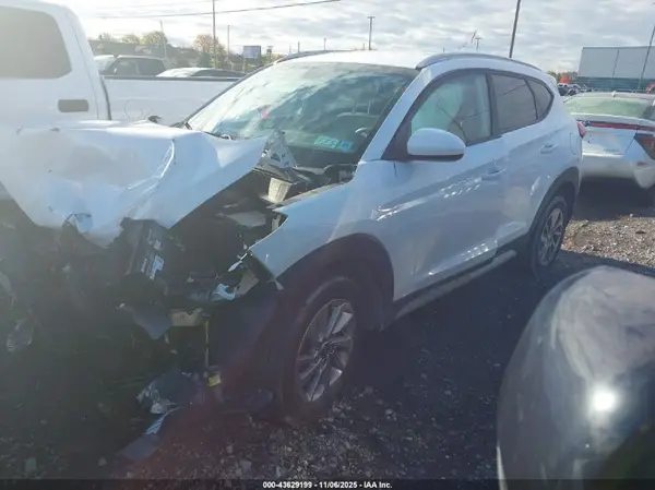 KM8J3CA42JU739312 2018 HYUNDAI TUCSON - Image 2