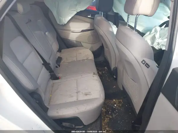 KM8J3CA42JU739312 2018 HYUNDAI TUCSON - Image 8
