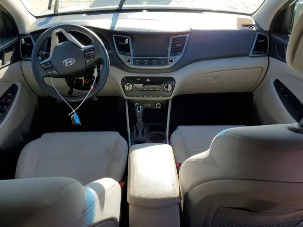 KM8J3CA42JU740315 2018 HYUNDAI TUCSON - Image 8