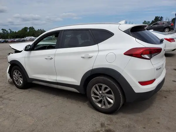 KM8J3CA42JU742128 2018 HYUNDAI TUCSON - Image 2