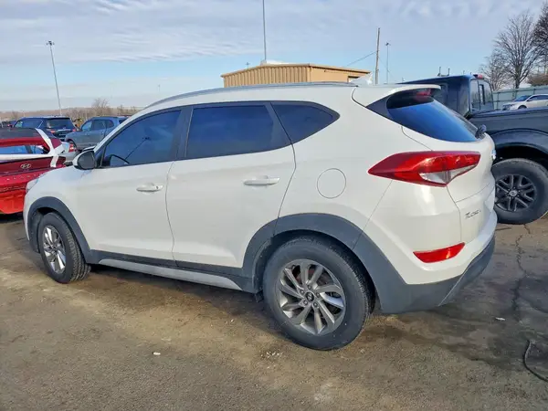KM8J3CA42JU743036 2018 HYUNDAI TUCSON - Image 2