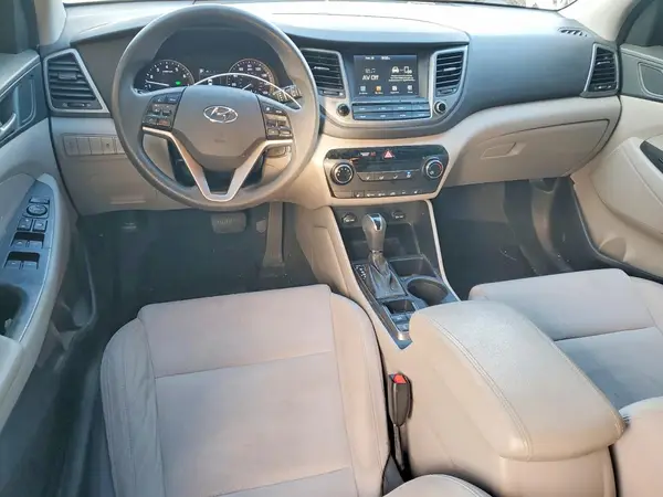 KM8J3CA42JU743036 2018 HYUNDAI TUCSON - Image 8