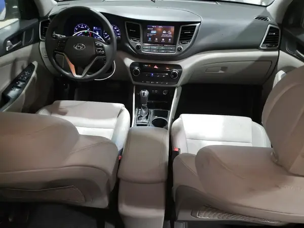KM8J3CA42JU743778 2018 HYUNDAI TUCSON - Image 8