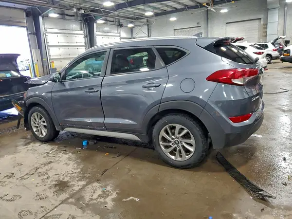 KM8J3CA42JU744560 2018 HYUNDAI TUCSON - Image 2