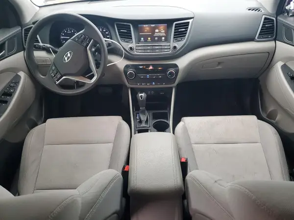 KM8J3CA42JU745076 2018 HYUNDAI TUCSON - Image 8