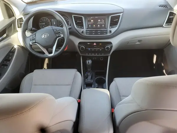 KM8J3CA42JU746745 2018 HYUNDAI TUCSON - Image 8