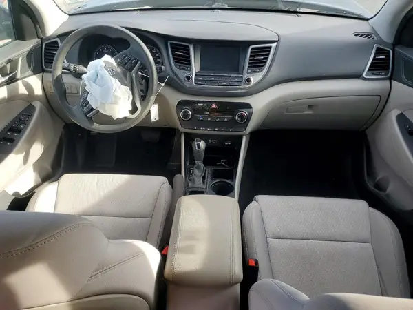 KM8J3CA42JU746809 2018 HYUNDAI TUCSON - Image 8