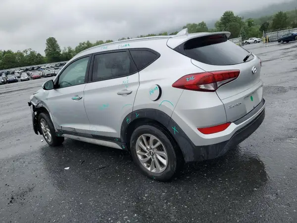 KM8J3CA42JU748074 2018 HYUNDAI TUCSON - Image 2