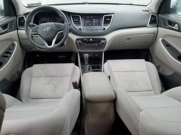 KM8J3CA42JU748074 2018 HYUNDAI TUCSON - Image 8
