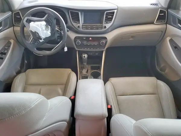 KM8J3CA42JU748205 2018 HYUNDAI TUCSON - Image 8