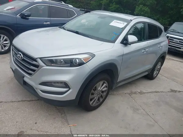 KM8J3CA42JU759656 2018 HYUNDAI TUCSON - Image 2