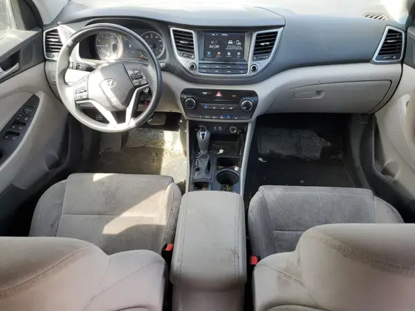 KM8J3CA42JU766980 2018 HYUNDAI TUCSON - Image 8